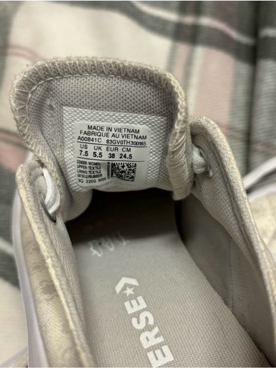 Converse Cream Floral Low Top Sneakers - Picture 6 of 9